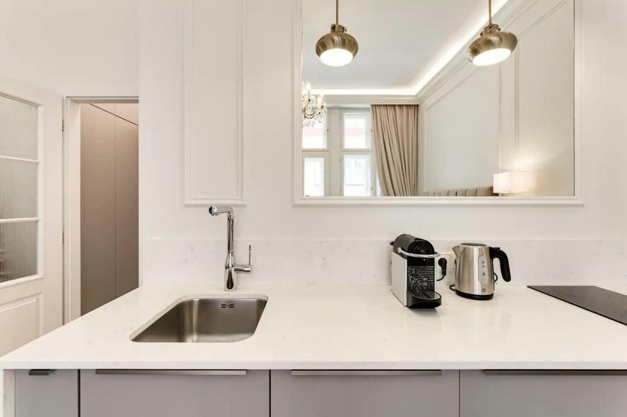 Prague Centre Armani Apartment Экстерьер фото